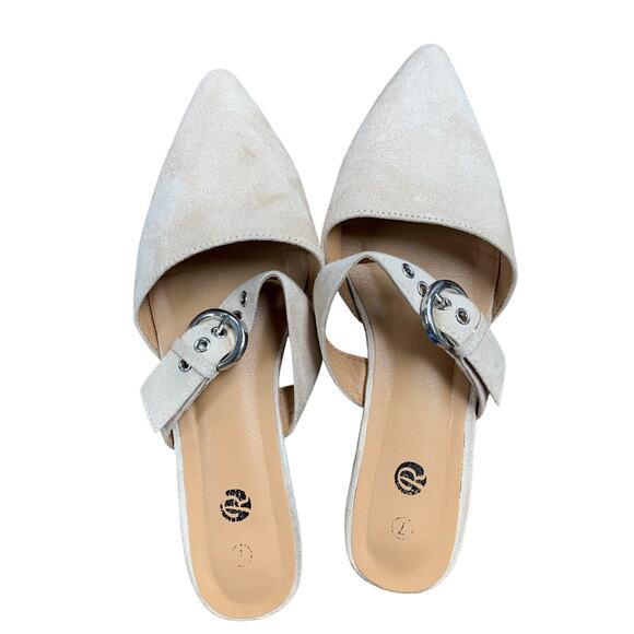 Rekayla Womens 7 Tan Faux Suede Closed Pointy Toe Mule Adjustable Strap Shoes - Picture 6 of 7